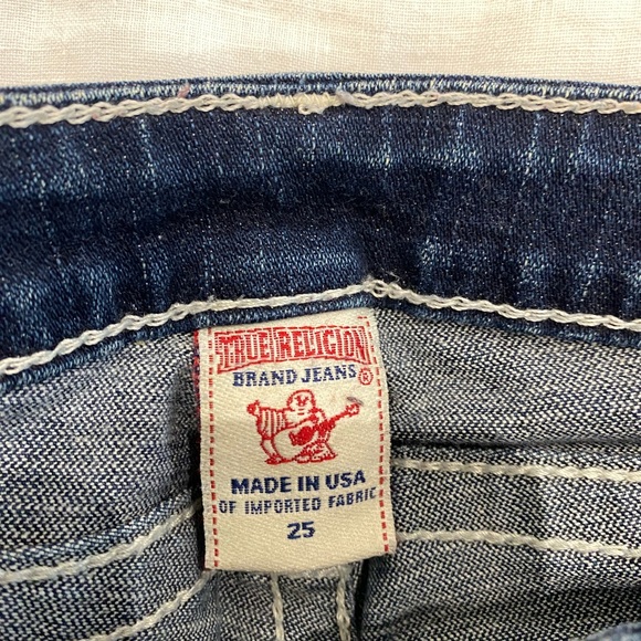 True Religion Joey Low rise Bootcut Jeans in Blue Dark Wash with White Stitching - Picture 6 of 7